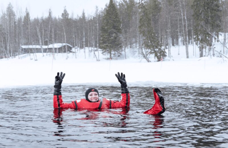 Pyhätunturi: Ice Floating & Sauna Experience - Physical Requirements and Safety Precautions