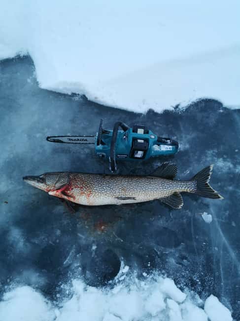 Pyhätunturi: Winter Fishing with Local Fisherman - How the Tour Combines Tradition and Technology