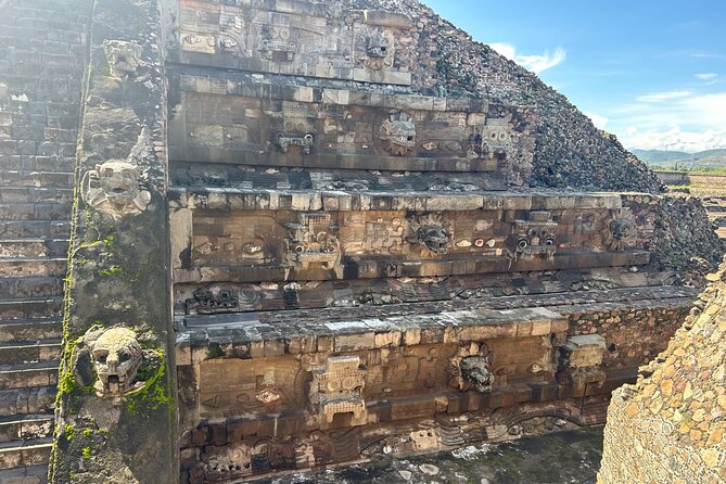 Pyramids of Teotihuacan and restaurant la Gruta (Original) - Inclusions and Practical Details