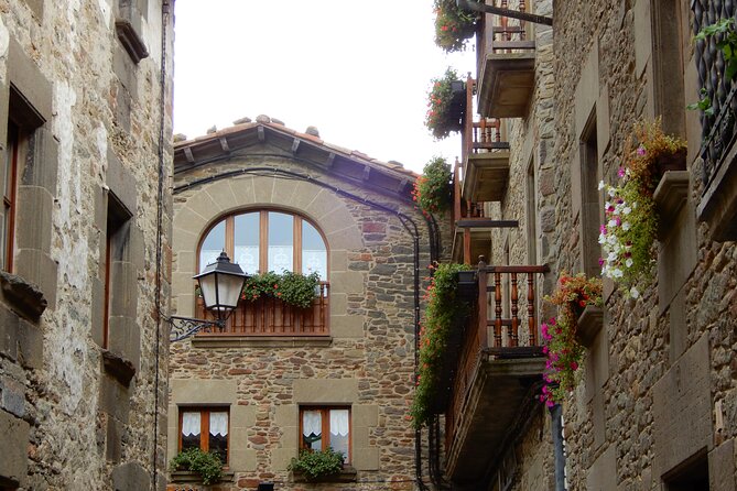 Pyrenees Medieval Village Hike from Barcelona - Practical Details: Meeting Point and Timing