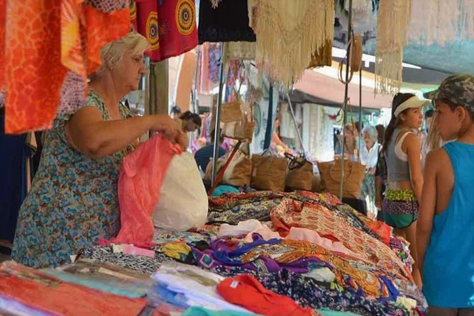 Quarteira Market & Town Bus Trip from Albufeira - Exploring Quarteira Town: A Relaxed Stroll