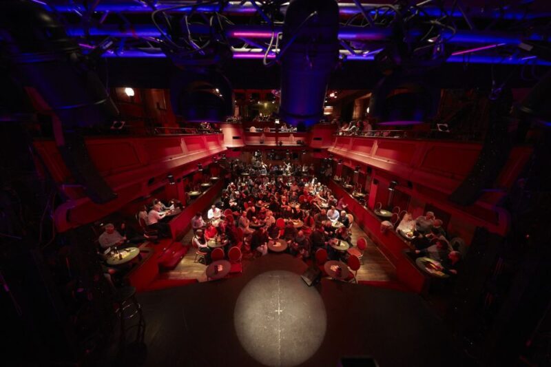 Quatsch Comedy Club Berlin: Die Late Night Show - Practical Info: Arrival, Seating, and Restrictions
