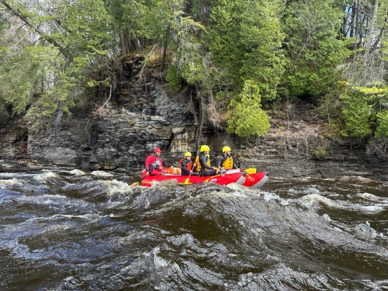 Quebec City: Guided rafting and kayaking 30 minutes from the city  Family - Key Points