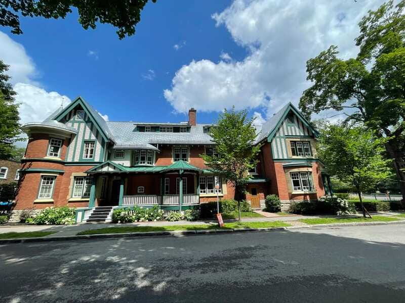 Quebec City: Montcalm & St-Jean Baptiste Walking Tour (2,5h) - Frequently Asked Questions