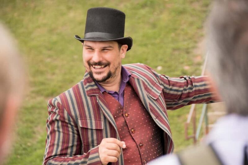 Quebec City: Old Quebec Historical Walking Tour - Visits to Key Historic Sites: Château Frontenac and Place Royale