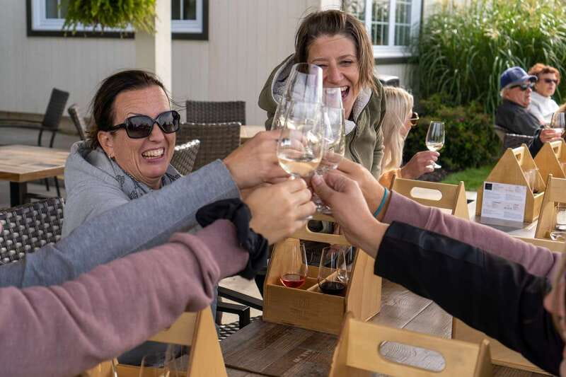 Quebec City - Tandem Bike Rental on Ile d'Orléans - Visiting Charismatic Villages and Local Wineries