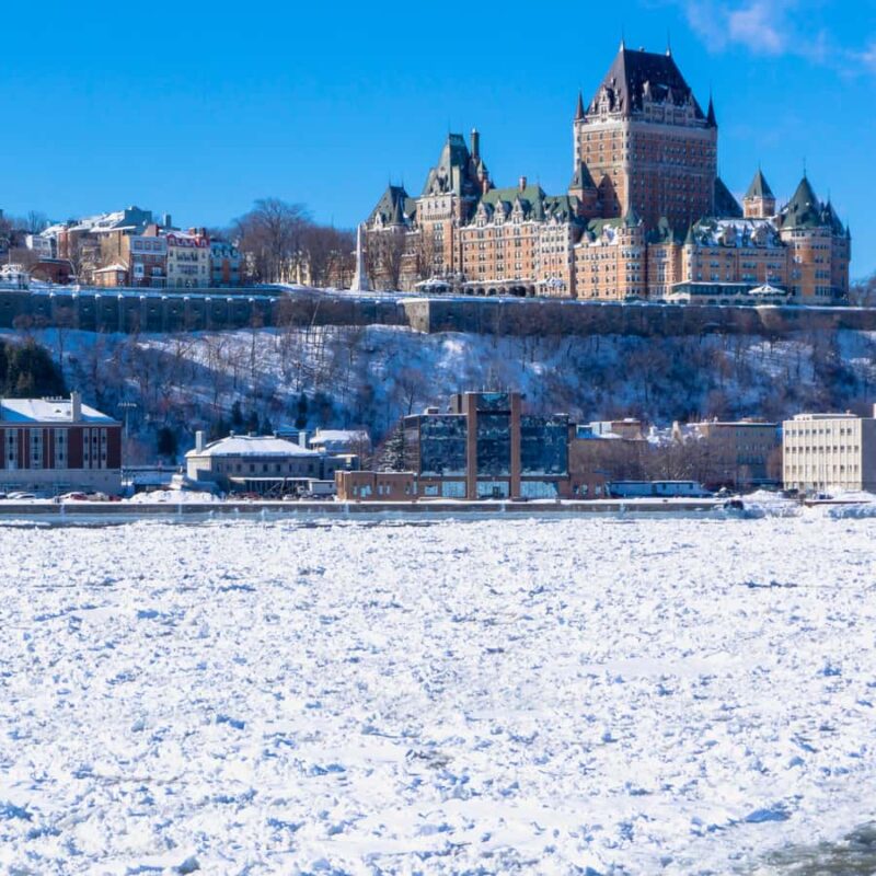 Quebec City: Winter Magic Tour - Warming Up with Hot Chocolate and Local Flavors