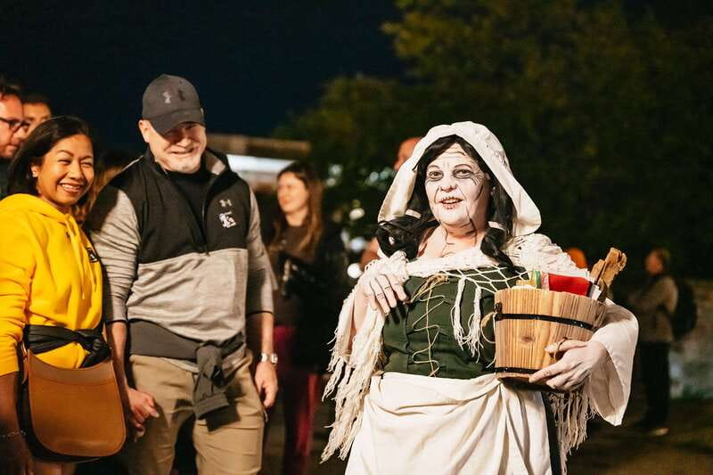 Quebec Interactive Street Theatre: "Crimes in New France" - Practical Tips for a Successful Night Tour