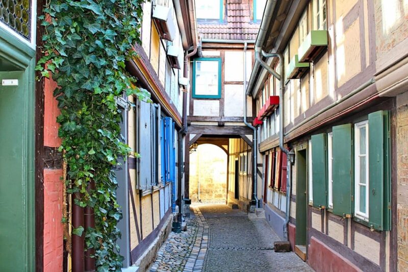 Quedlinburg Private Guided Walking Tour - Walk Through the Historic Goetzsches Mausoleum and Breite Strasse