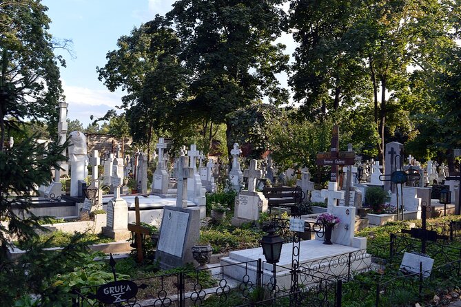 Quest Experience in Bellu Cemetery Bucharest - Why Choose This Tour Over Other Options