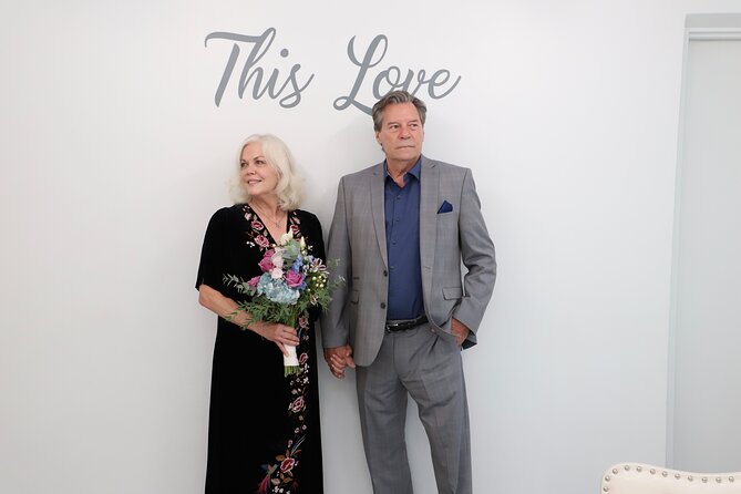 Quickie Las Vegas Wedding at Paradise Wedding Chapel - Who Should Consider This Quick Wedding Service?