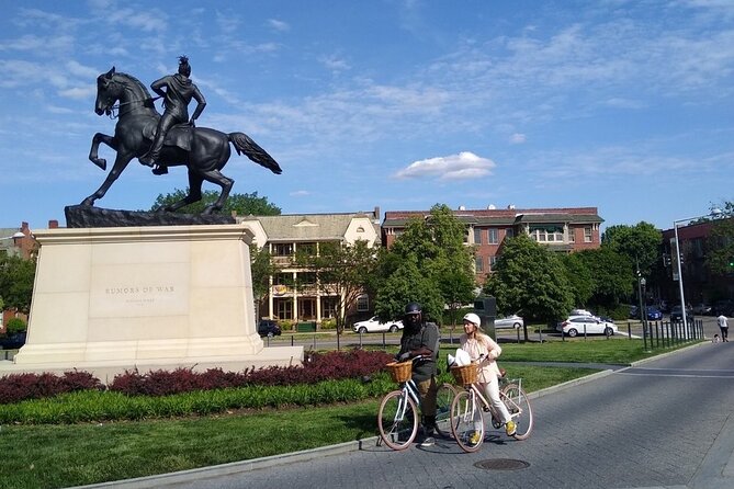 Quirk Richmond Art and Secret Garden Tour - The Quirk Gallery and Its Playful Art Perspective