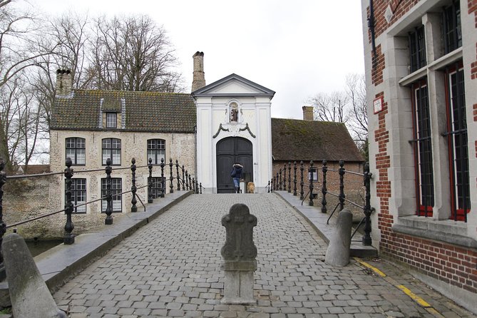 QuizQuest: A Trivia Tour of Bruges (Private Tour) - Experiencing the Old Tanner’s Square at Huidenvettersplein