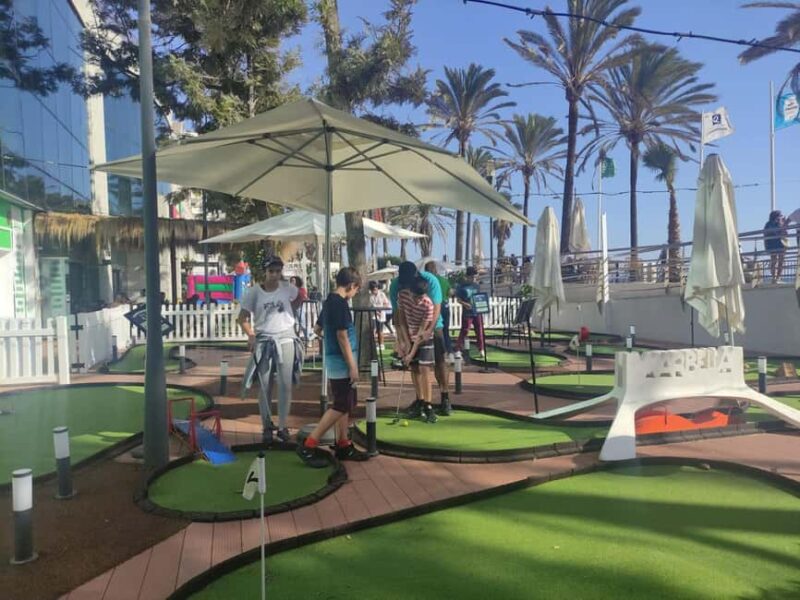 Quizygolf Marbella, Minigolf Ticket - The Location: Marbella’s Paseo Marítimo on the Sea