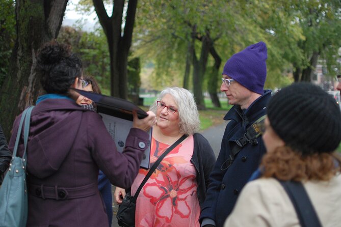 Rabbis, Writers and Radicals: Montreal Jewish History Walking Tour - The Role of the Guide in Shaping the Experience