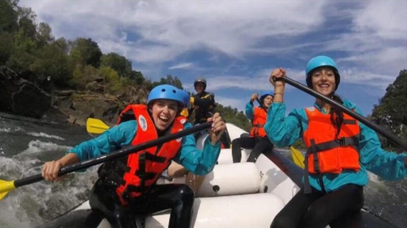 RADICAL ADVENTURE IN MELGAÇO: RAFTING ON THE MINHO RIVER - Practical Details: Transportation, Equipment, and What to Bring