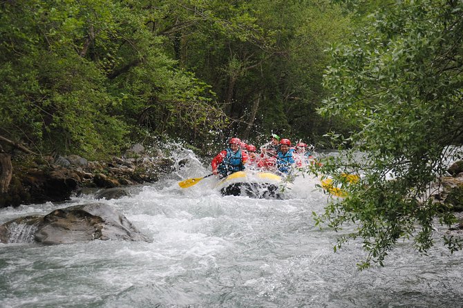 Rafting "Canyon" - The Rafting Experience: Navigating the Gorges
