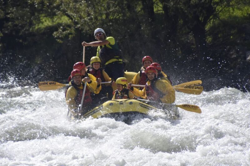 Rafting Classic, with Extreme Waves - What to Expect During Your Rafting Experience