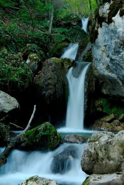 RAFTING Experience the adrenaline rush! - Key Points