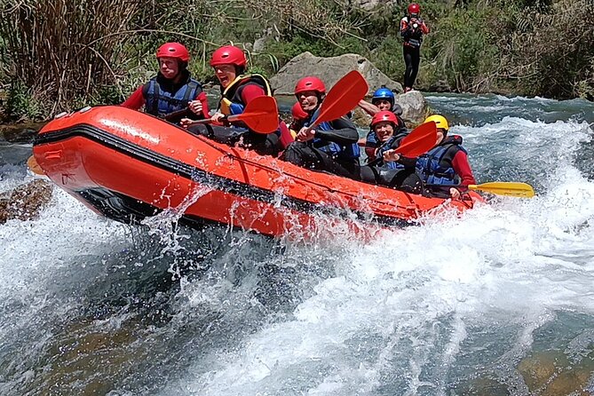 Rafting white water in Montanejos 1h Valencia - Montanejos: The Home of the Best White Water Rafting in Valencian Community