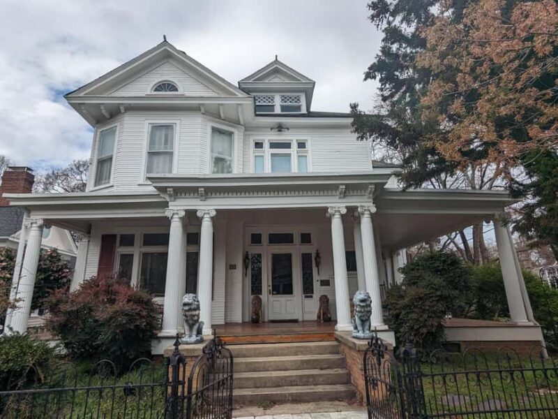 Raleigh: Oakwood and N. Blount Architecture & History Tour - The Role of the Professional Historian Guide
