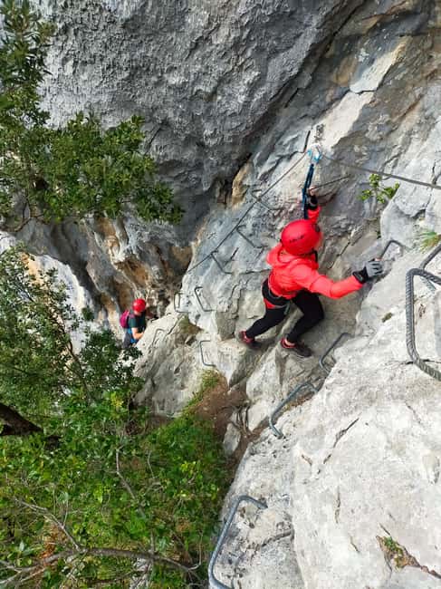 RAMALES DE LA VICTORIA, CANTABRIA: VIA FERRATA DEL CALIZ, BEGINNERS - Logistics and Group Experience