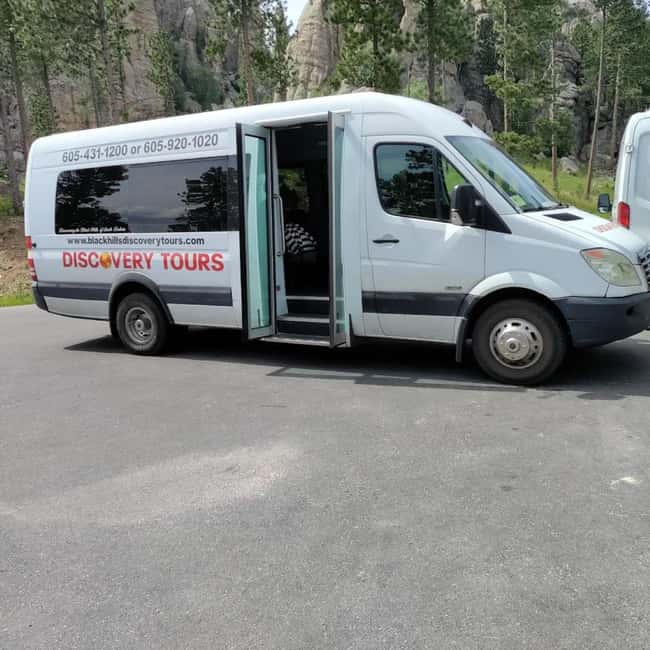 Rapid City: Black Hills Tour with Monument Tour - Visiting Mount Rushmore: America’s Shrine to Democracy