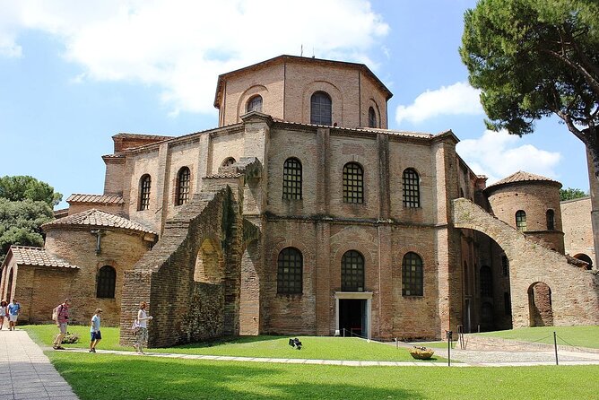 Ravenna, the Most Beautiful Mosaics in the City of Paradise - Visiting Dante’s Tomb and the Quadrarco of Braccioforte