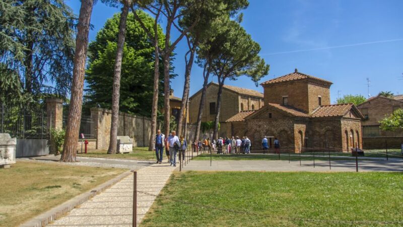 Ravenna: UNESCO Monuments and Mosaics Guided Tour - Discovering the Mosaics of San Vitale