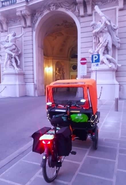 RAXI (Electric Rickshaw) Vienna Tours with two options - Discovering the Hundertwasser House and Eco-Friendly Architecture