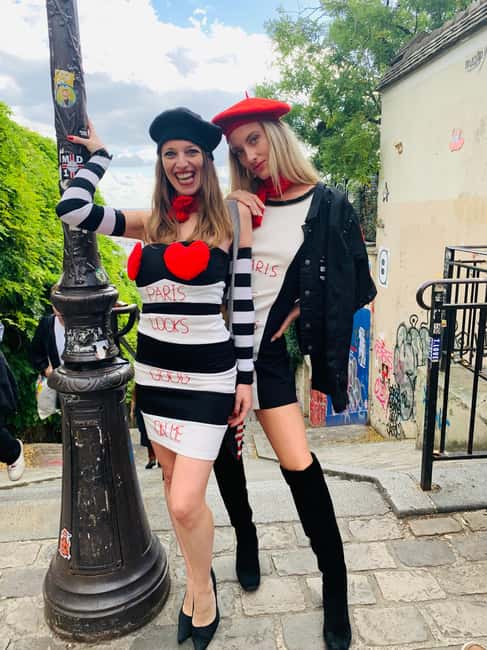 Re-Paris: Paris Photoshoot with a Recycle Twist - Souvenir and Additional Gifts