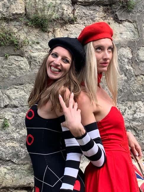 Re-Paris: Paris Photoshoot with a Recycle Twist - Multilingual Guides and Customer Service