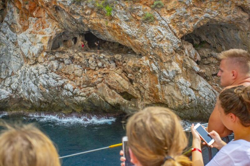 Red Dragon Pirate Boat Trip & Lunch - Swimming at Paradise Bay and Mehmet Ali Bükü