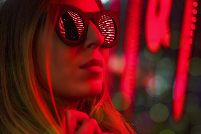 Red Light District of Amsterdam - An insightful Private Tour - The Role of a Local Guide in Shaping the Experience