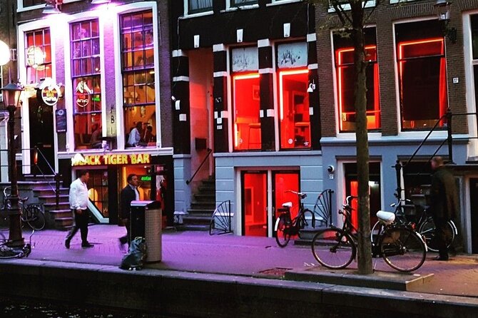 Red Light District Primetime Private Tour for 18+ Only - Experiencing Nieuwmarkt’s Vibrant Atmosphere
