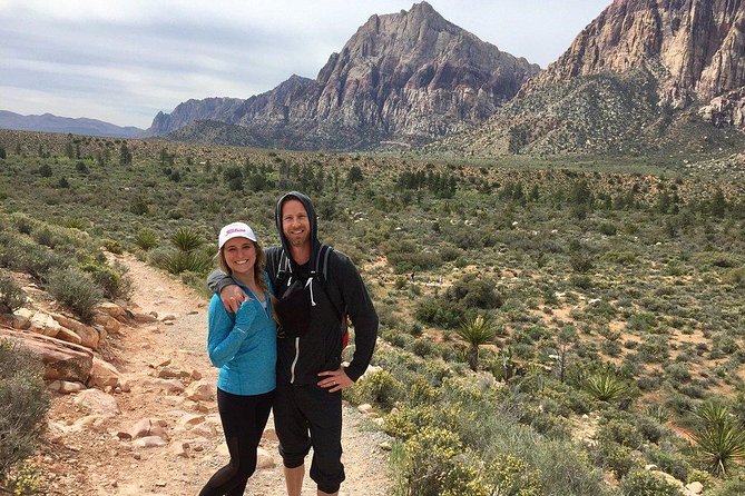 Red Rock Canyon Hike with Transport from Las Vegas - Guide Expertise and Group Dynamics