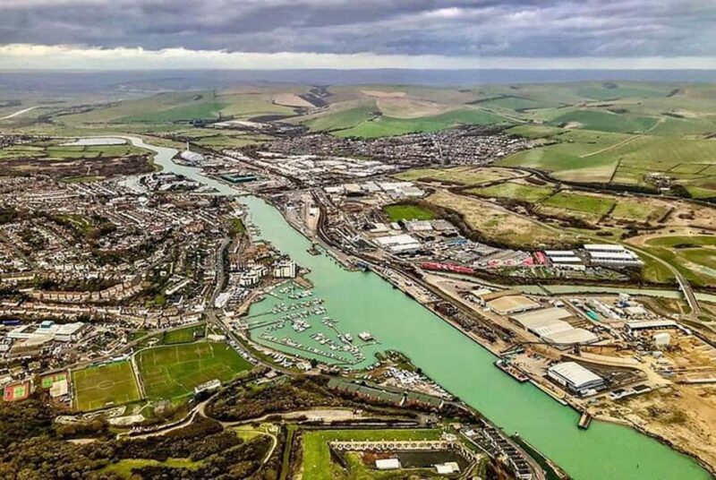 Redhill: 1-Hour South Coast Helicopter Tour for 3 People - Experience the South Coast in Style with a Helicopter Tour from Redhill