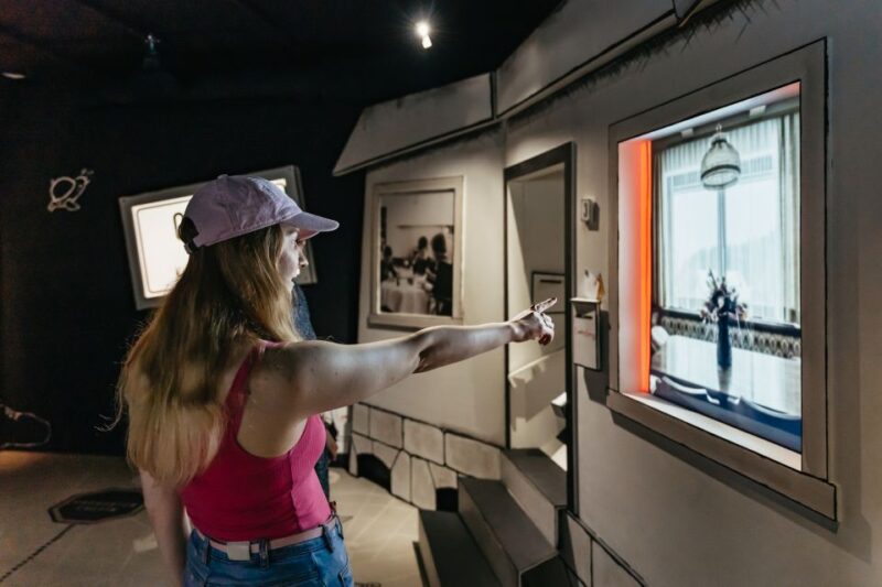 Reeperbahn: Panik City Udo Lindenberg Multimedia Experience - Why This Tour is a Must for Art, Music, and Tech Enthusiasts