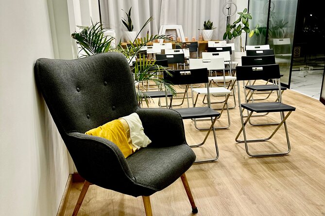 Reflexology Couples Workshop in Crete - Included Materials and Refreshments: Everything You Need for a Relaxing Session