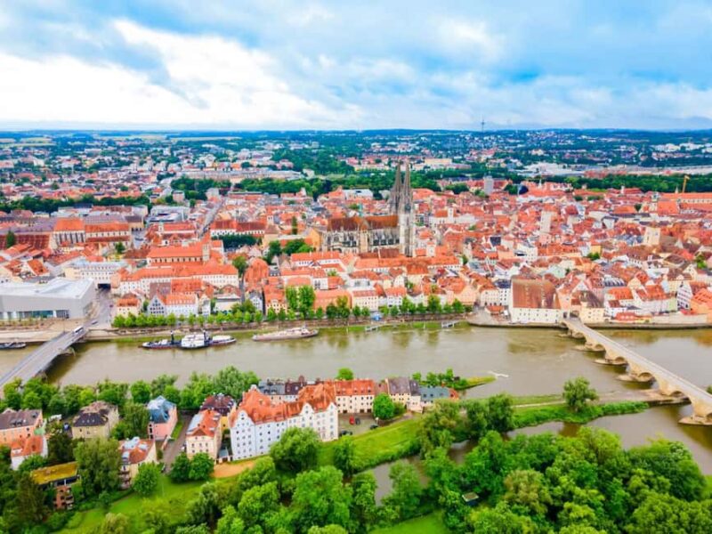 Regensburg: 2-hour Best Intro Walking Tour with a Local - Price and Booking Flexibility