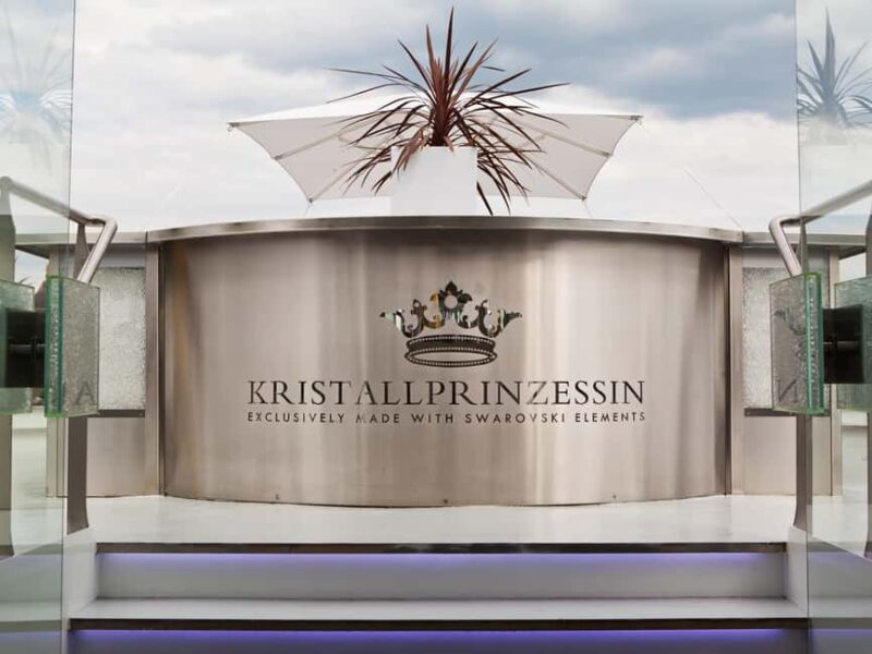 Regensburg: Sightseeing Boat Tour to Walhalla - Onboard Experience on the Swarovski-Covered Ship