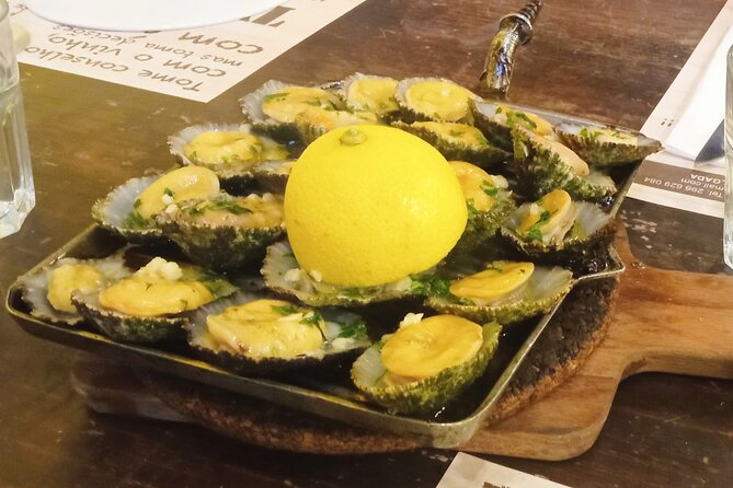 Regional food experience in Ponta Delgada - Cheese Tasting at Rei dos Queijos and Principe dos Queijos