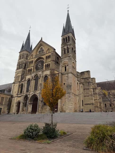 Reims: Day Trip from Paris with Champagne Tasting - Exploring Reims Historic Notre-Dame Cathedral