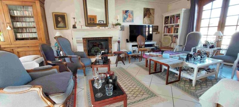 Reims : Educational tasting of 3 Champagnes from Winegrowers - Reims: A Personal Tasting at a Passionate Winegrower’s Home