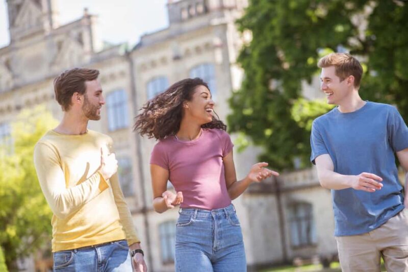 Reims: Express Walk with a Local in 60 minutes - Key Points