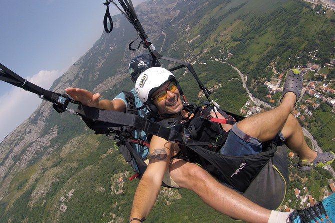 Relaxing flight in Petrovac - Experience a Smooth and Peaceful Paragliding Flight