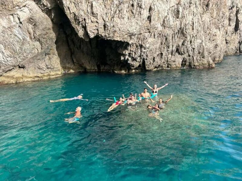 Relaxing Private Capri Boat Cruise with Swim and Drinks - Discover the Exclusive Private Capri Boat Cruise in Campania