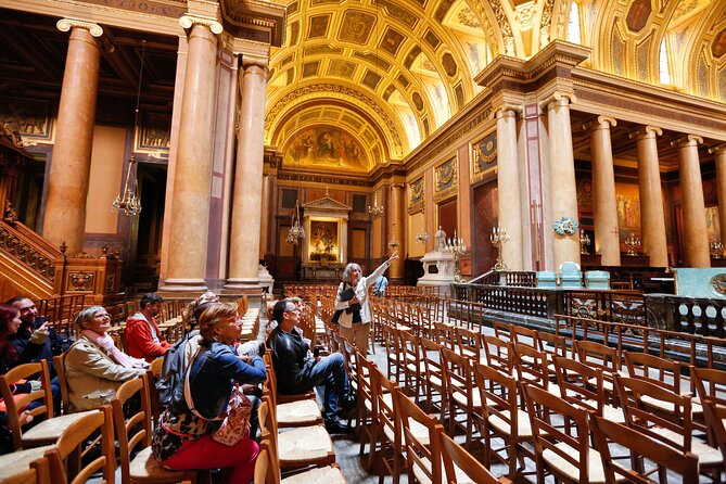 Rennes: Private guided walking tour of the city centre - Meeting at Saint Peters Cathedral in Rennes
