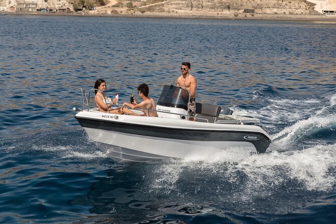Rent a Boat Without a License in Santorini - Customer Experience and Reviews