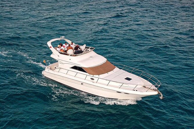 Rent a Private 46ft Yacht in Cancun - Crew and Service Quality: Friendly and Professional